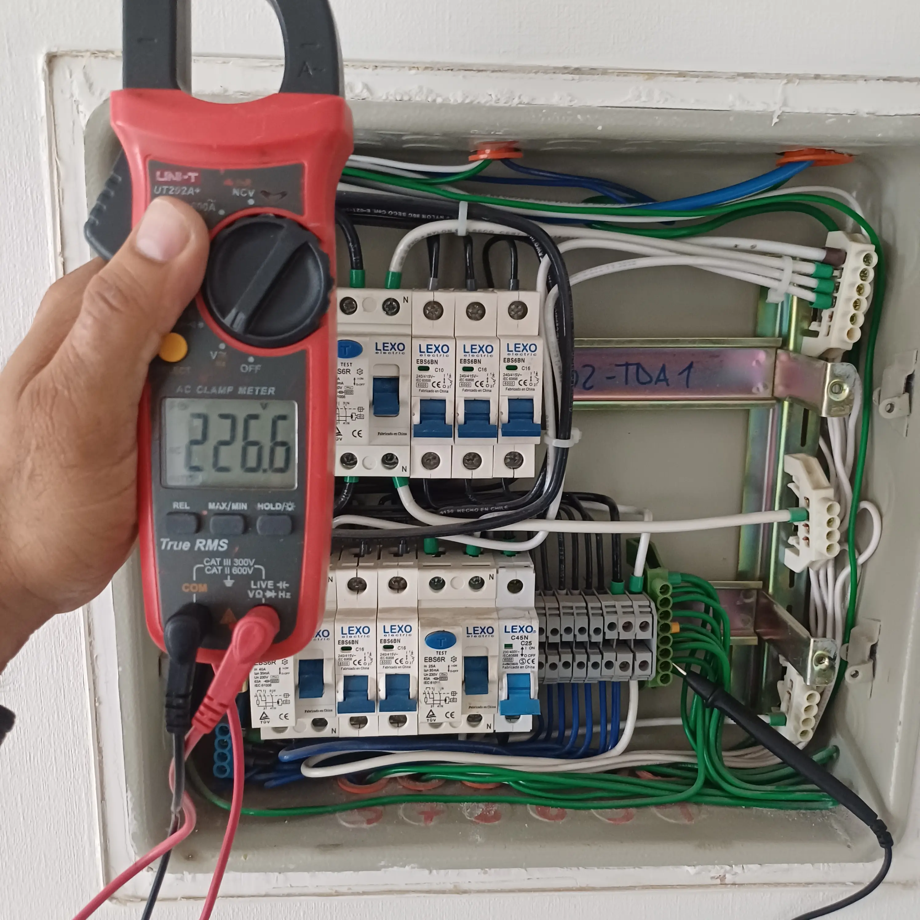 Diagnostico y Mantencion Electrica